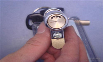 保险柜开锁-密码箱修锁换锁-改密码_安装指纹锁-防盗门锁-保险柜开锁
