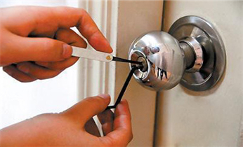 防盗门换锁修锁-安装指纹锁电话_开修换锁公司电话-玻璃门锁-安装指纹锁