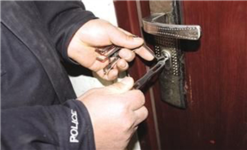 开换修锁-指纹锁安装-保险柜开锁改密码_开锁换锁修锁公司电话-指纹锁安装