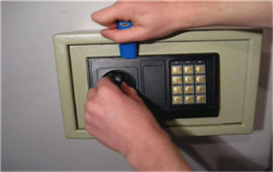 汽车配钥匙-开锁修锁公司电话_开换修锁-指纹锁安装-保险柜开锁改密码