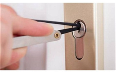 瓮安普通门锁怎么撬开-最简单的撬门方法
